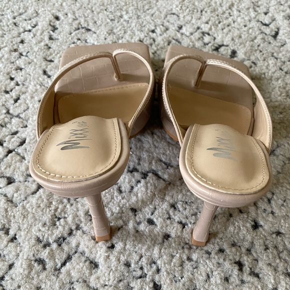 Mix Shuz Nicole Square Toe Sandals - Picture 3 of 4